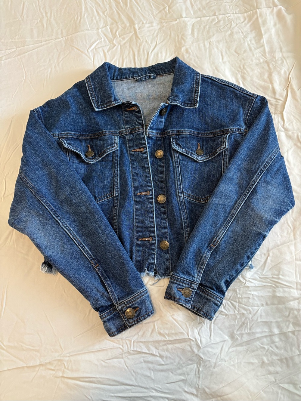 Aeropostale Cropped Distressed Denim Jacket Raw Hem S